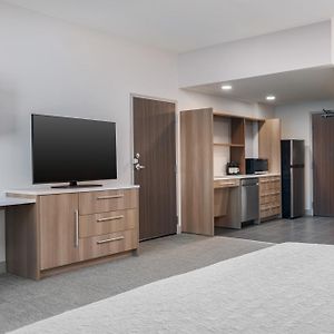 King Studio Suite